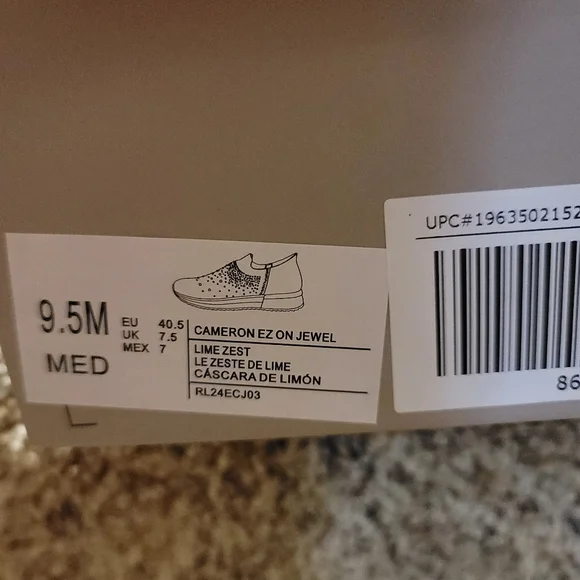 Kenneth Cole Reaction Cameron Jewel EZ-ON Slip-On Sneaker  - Picture 8 of 9